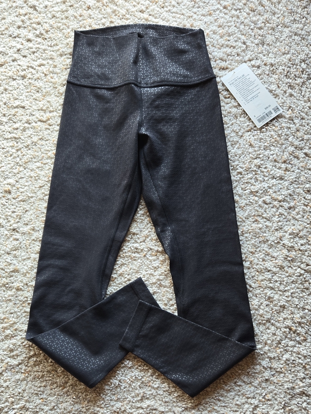 NWT 28 in.  Align Lululemon HR  Black Leggings Size 6 Patterned Pant
